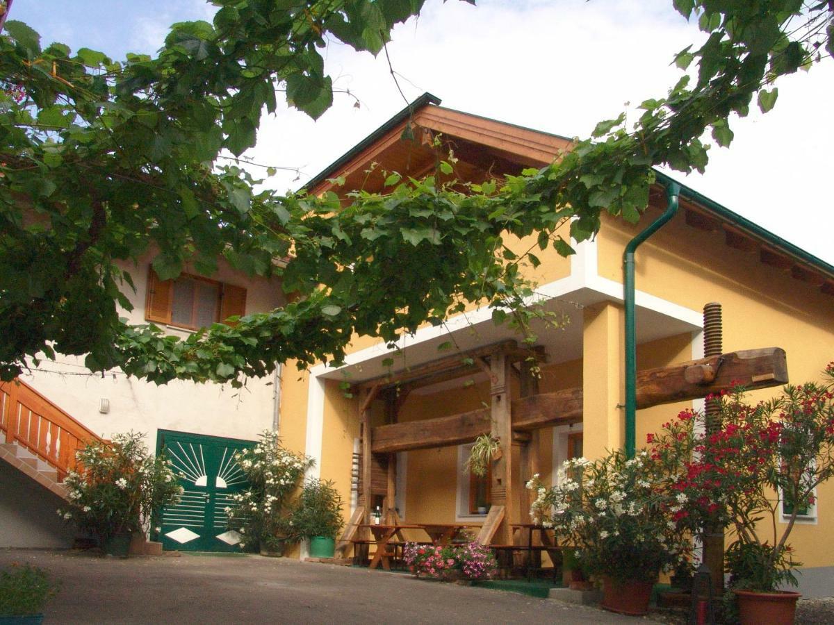 Weingut Jakob'S Ruhezeit Mautern Exterior foto